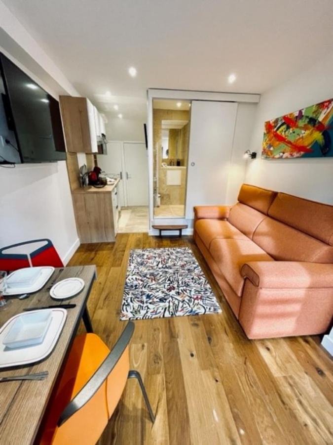 Ben Nevis Charming Studio In The Heart Of The Lively Life Of The Pre Carre Apartment Annecy Luaran gambar